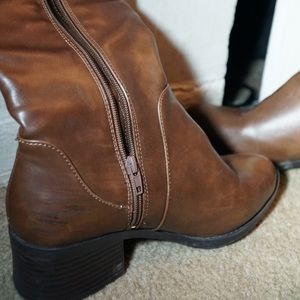 Cute Brown Cowboy like boots